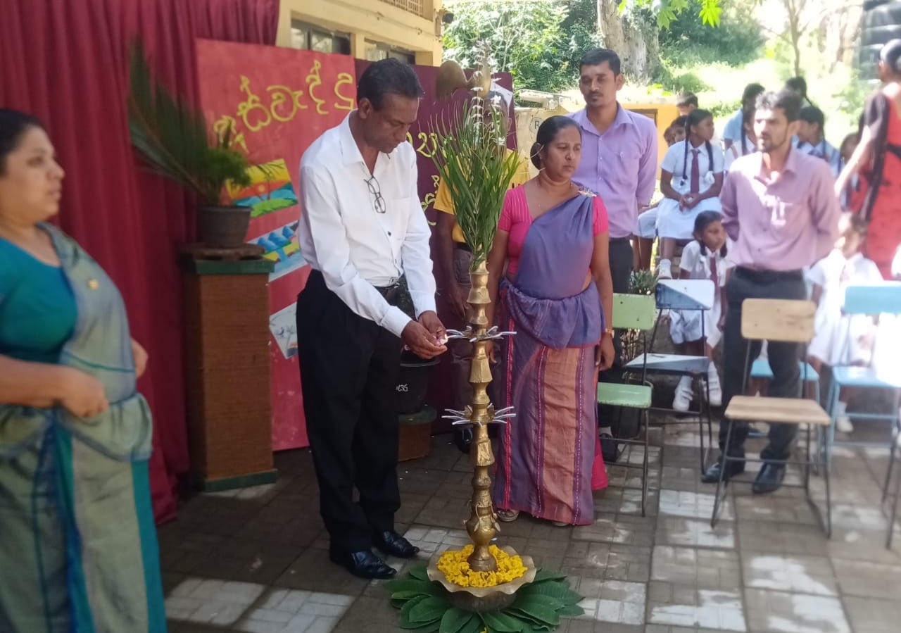 අස්වැද්දුම සාහිත්‍ය රසෝඝය